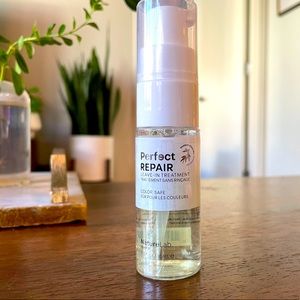 NatureLab Perfect Repair Leave-In Hair Treatment Deluxe Sample- Color Safe 1 oz